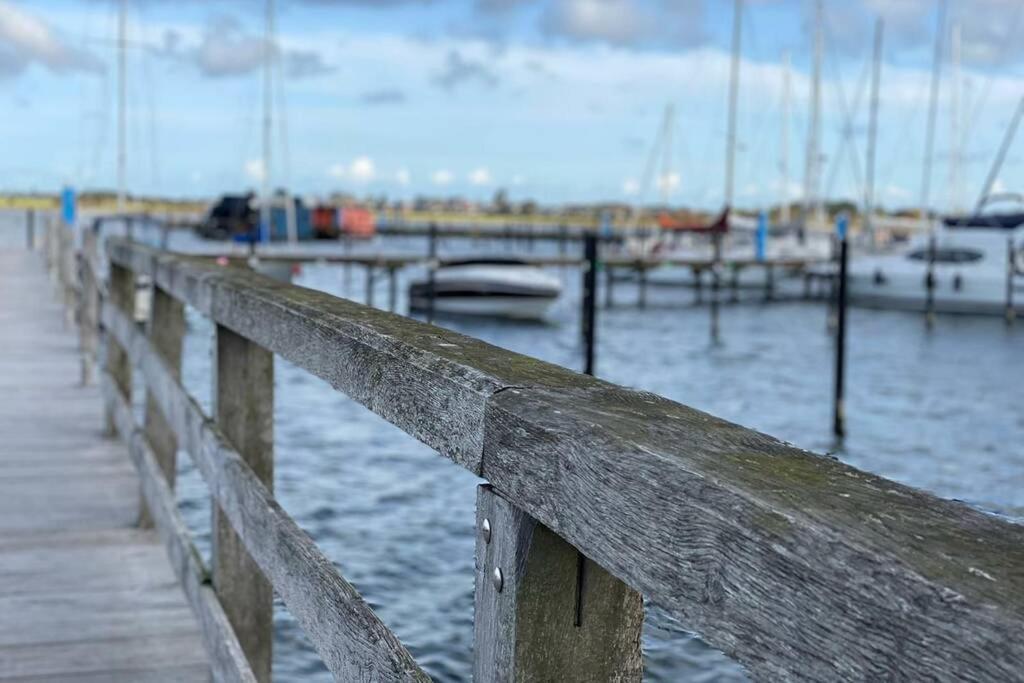 Ferienwohnung am Südstrand auf Fehmarn, Hafenblick Exterior foto