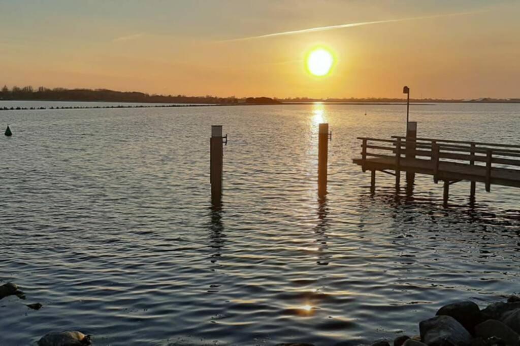 Ferienwohnung am Südstrand auf Fehmarn, Hafenblick Exterior foto